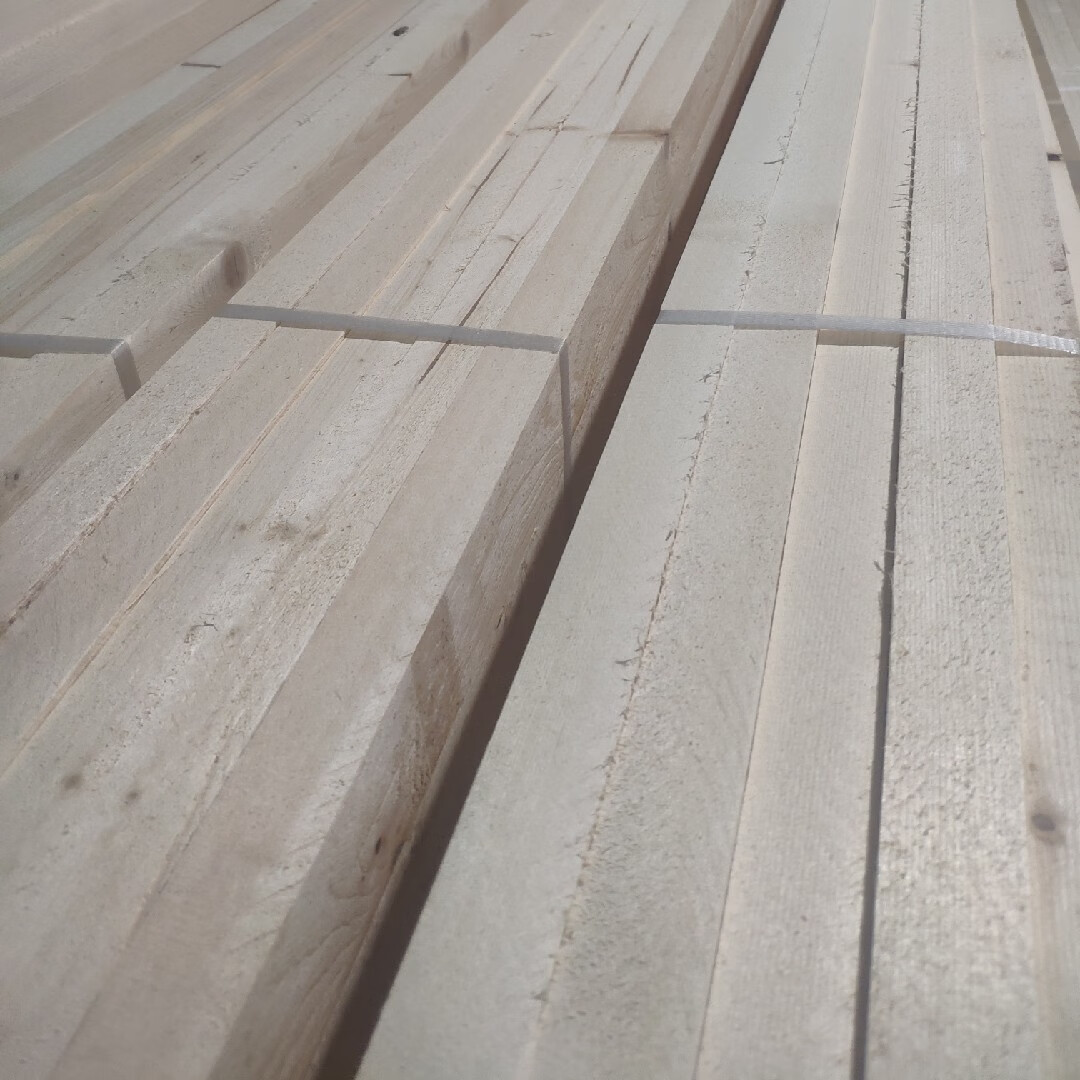 施韵令3乘5白松木条装修吊顶用木龙骨装修木梯子木料