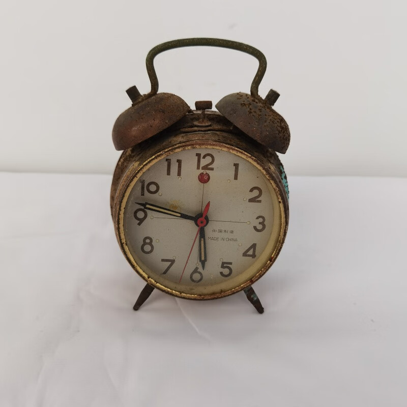 年代老式收音机 老物件老式收音机挂钟复古80年代怀旧电视机小 小闹钟