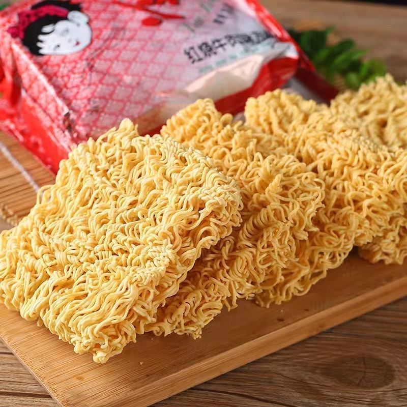 小保姆方便面 70g*15袋 红烧牛肉方便面干脆面怀旧零食泡面整箱装小