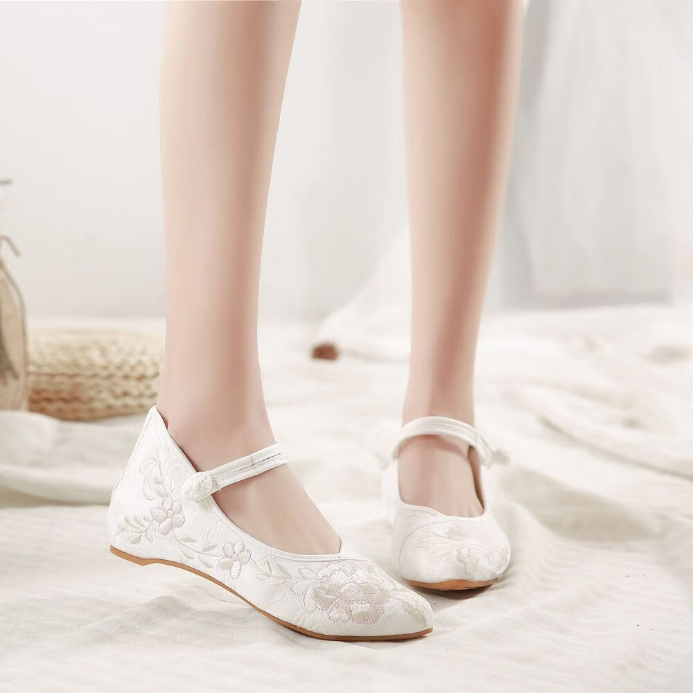 古跃鸿配旗袍的鞋子古风绣花布鞋女单鞋古装汉服搭配鞋子素色百搭中国