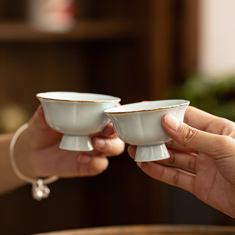 MQV陶瓷高足中式复古风白酒酒盅烈酒家用一口杯黄酒米酒酒盏大号酒杯 花瓣高足杯天青带金边