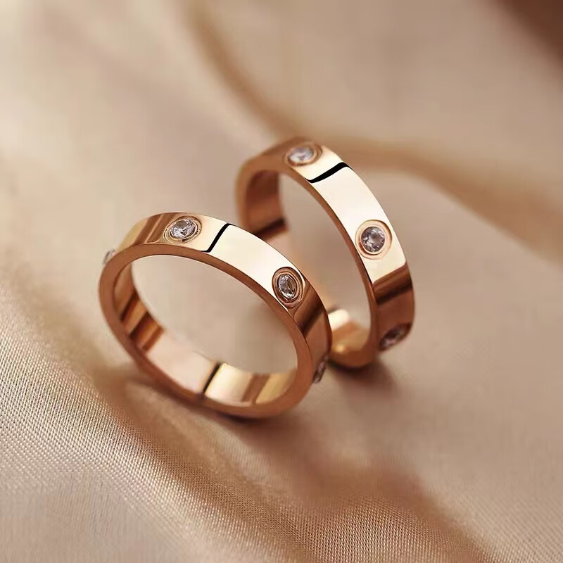 晶纪人 高级感钛钢不掉色戒指女 小众设计情侣ins潮冷淡风食指环属于什么档次？
