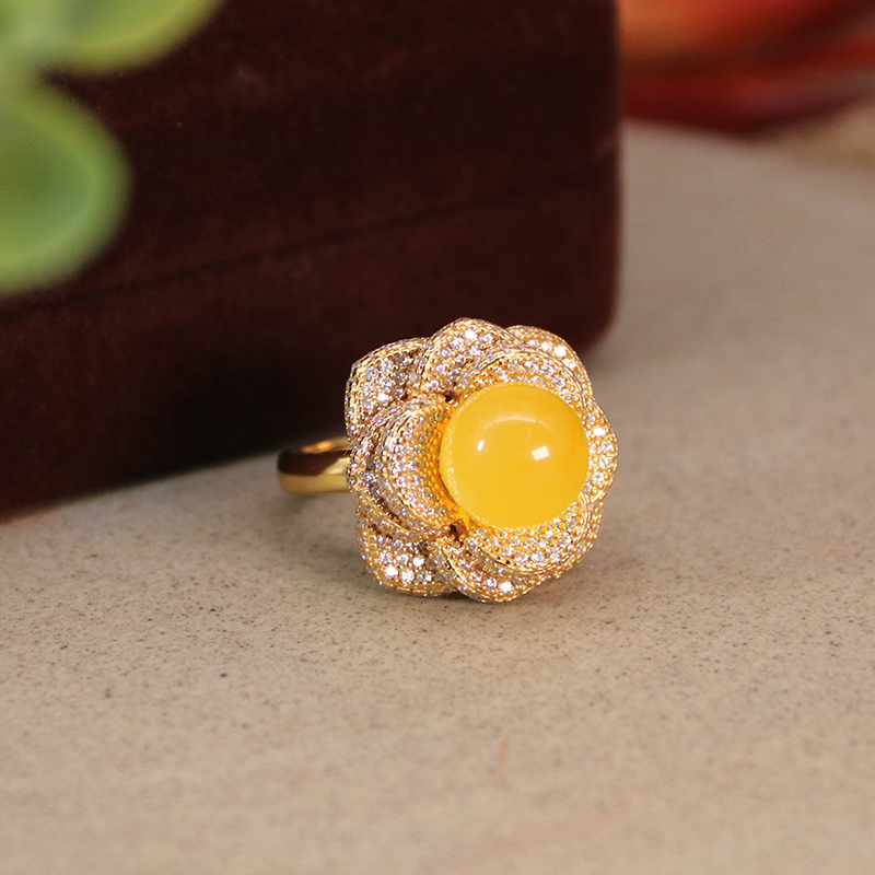 佩曼 蜜蜡戒指黄气质优雅民族风指环银镶嵌琥珀饰品精美大气女款