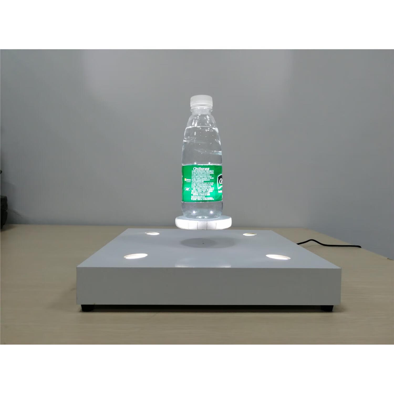 山头林村磁悬浮手办展示架磁悬浮模型摆件旋转展览陈列鞋子化妆品广告