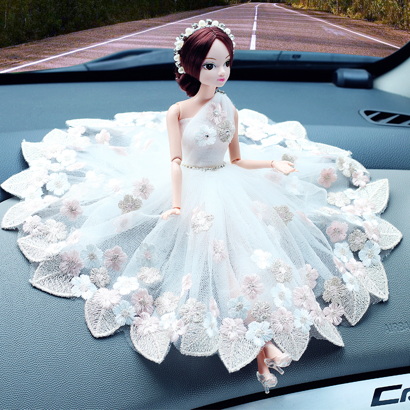 自由牛汽车摆件创意可爱婚纱公主娃娃卡通车载摆件饰品车内网纱装饰