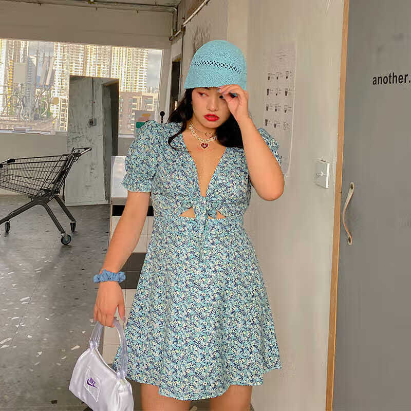 奕津有女人味性感连衣裙低胸显瘦v领复古庄园大码女装夏胖mm微胖妹妹