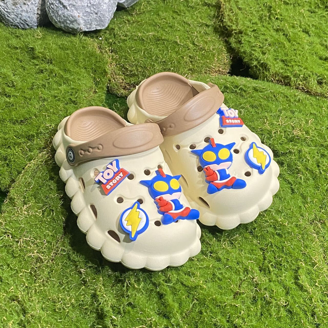 奥特曼洞洞鞋diy配饰可爱动感DIY鞋饰品时尚学生鞋扣卡扣鞋花 蓝奥特曼2只套（不含鞋