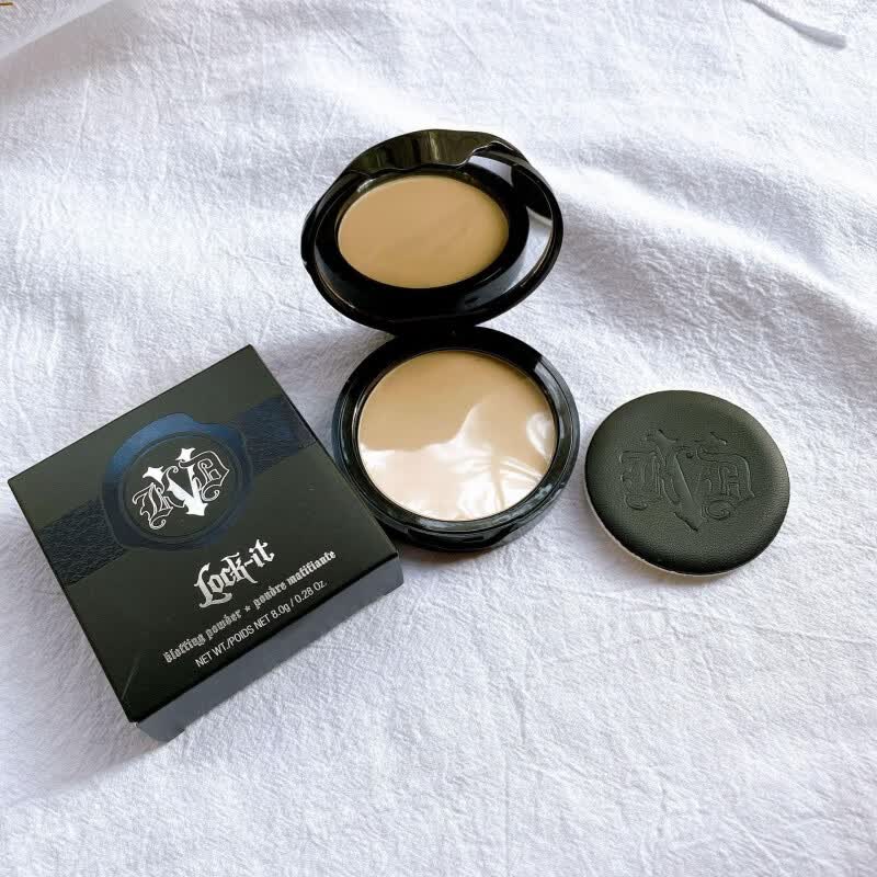 帅榜sskac美国kvon d粉饼哑光控定妆蜜粉磨皮kat von d定妆 light