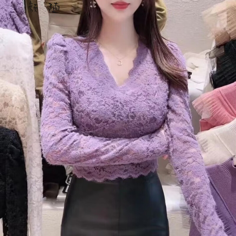 蕾丝衫女长袖内搭衫网纱很仙蕾丝上衣性感宫廷风名媛气质v领泡泡袖修身短款加厚拉毛蕾丝衫 紫色 带垫肩带胸垫 M 建议95-110斤怎么看?