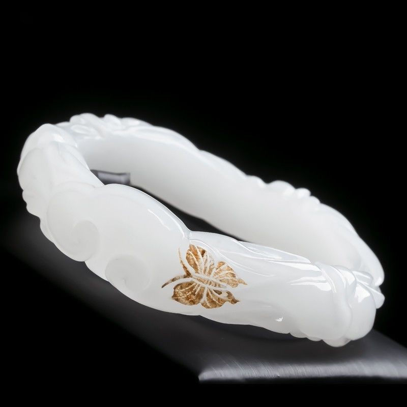 春龙 羊脂白玉手镯女款 和田玉籽料手镯 蝶恋花玉镯子 精雕贵妃玉石手镯带证书送妈妈女友生日礼物高性价比高么？