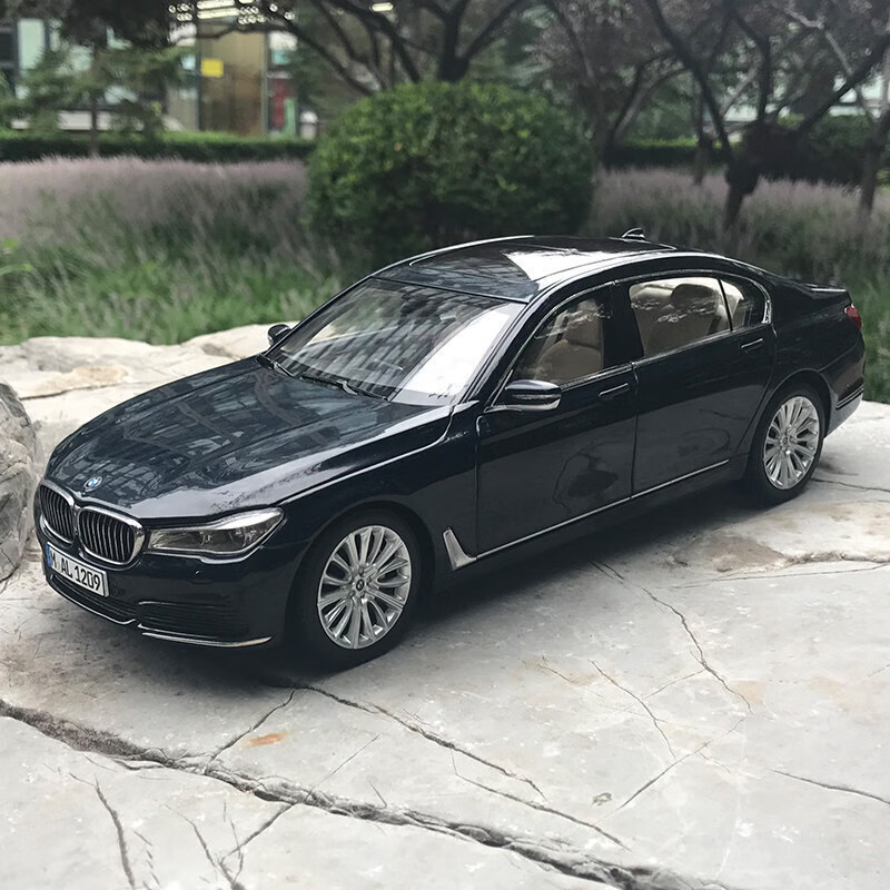 118 新宝马750li 豪华轿车 汽车模型 新7系车模 蓝黑色