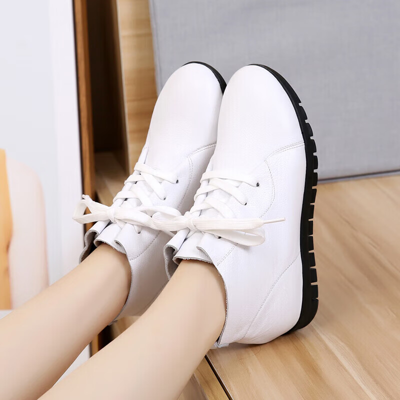 皮鞋子2024的新款真皮平跟软皮春秋冬季平底短靴女靴休闲系带 白色