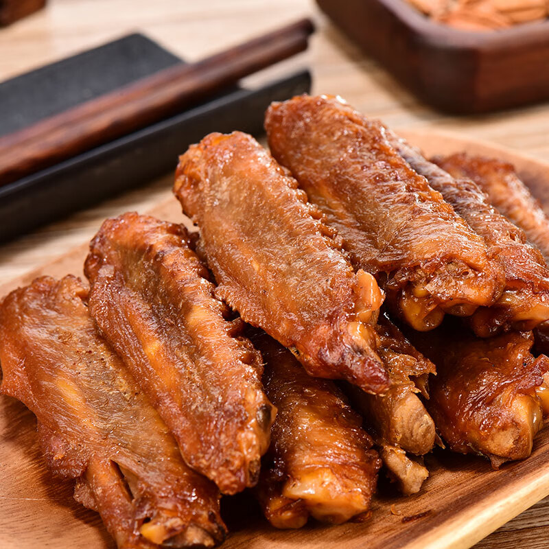 小嘻吖疯狂辣翅追剧零食湖南特产变态辣爆辣特辣鸭翅膀街头辣椒王