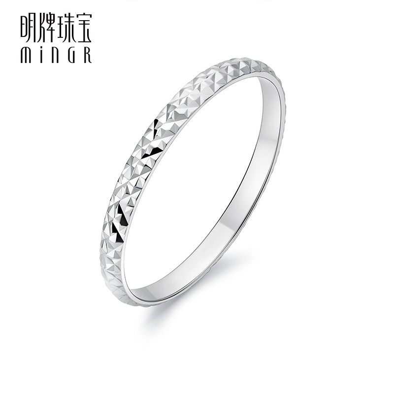 明牌珠宝 铂金Pt950白金简约时尚满天星花纹灿星戒指送礼女BFM0067 铂金戒指 11号 约1.37克属于什么档次？