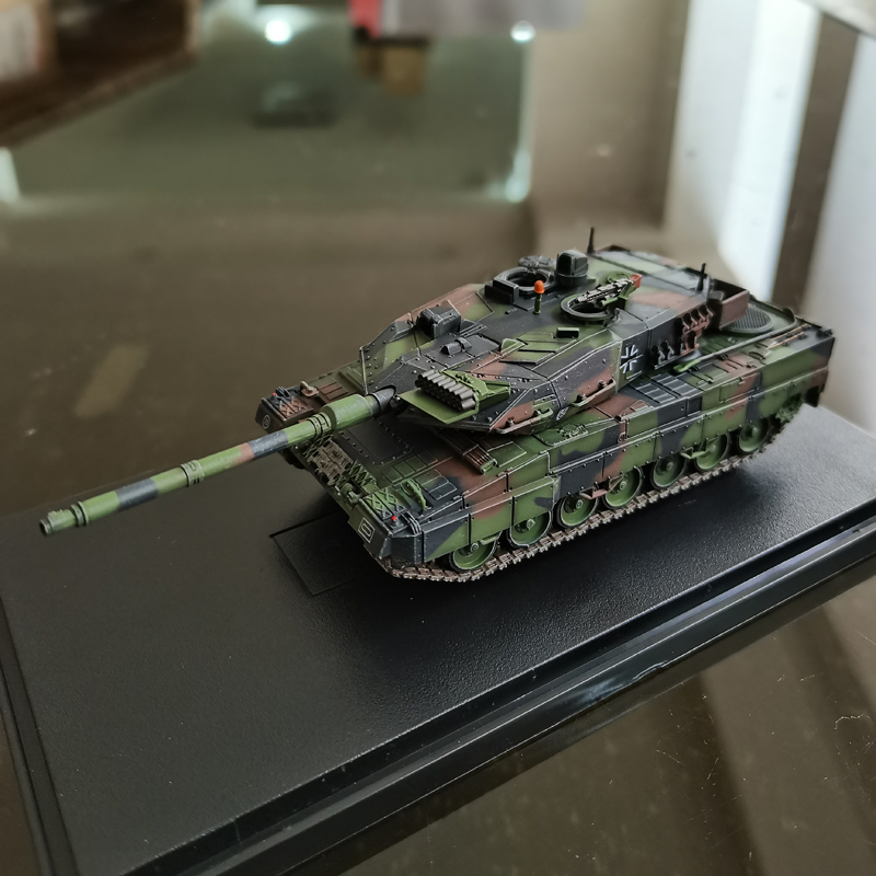 德国豹2A6主战坦克模型北约迷彩成品合金底盘军事战车摆件