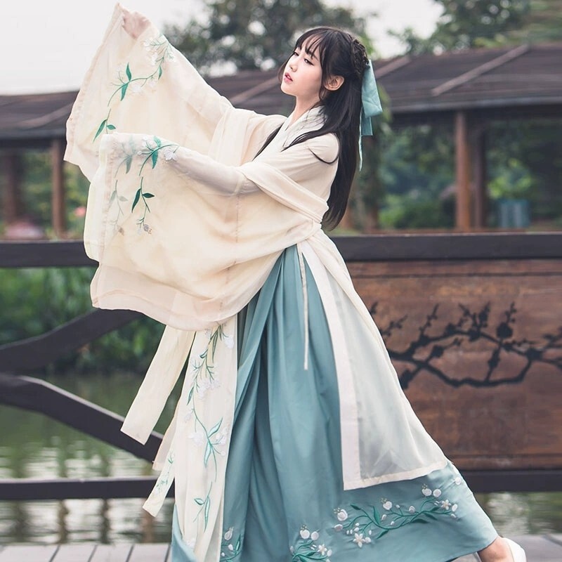 古装女汉服日常改新款汉服cos女装汉服曲裾古装2018新款甜美汉服民族