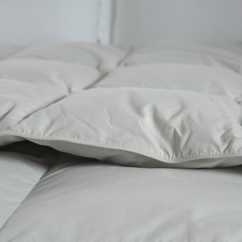 恒源祥被芯抗菌鹅绒被子白鹅绒保暖蓬松防钻绒秋冬四季羽绒被轻盈蓬松 波兰进口抗菌羽绒被-浅灰色 200*230cm 3.4斤【春秋被】