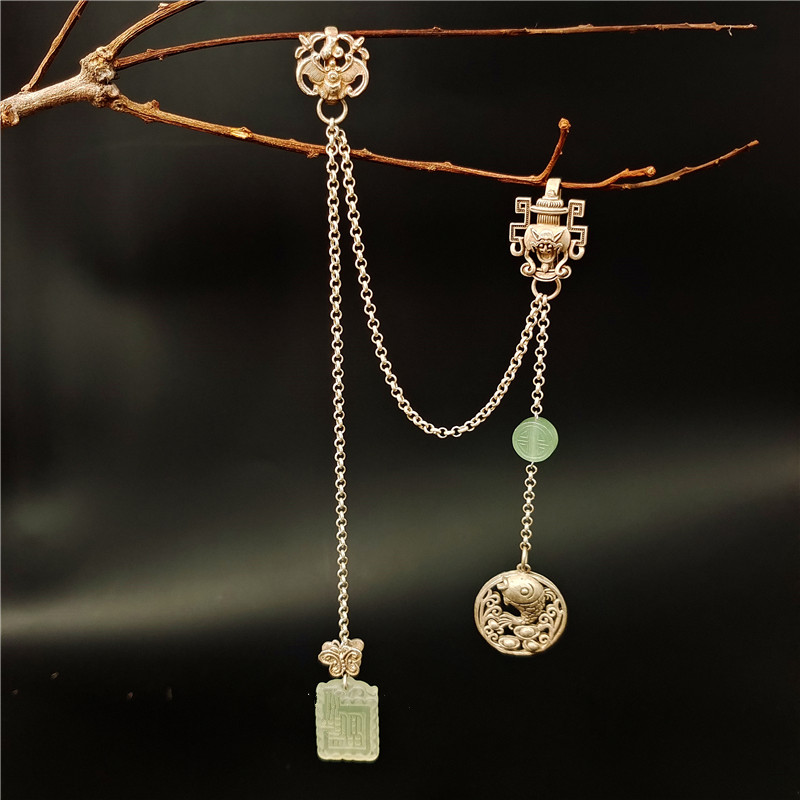 佩曼 胸针国风岫玉鲤鱼戏福仿古银压襟挂件中式旗袍原创设计配饰2款