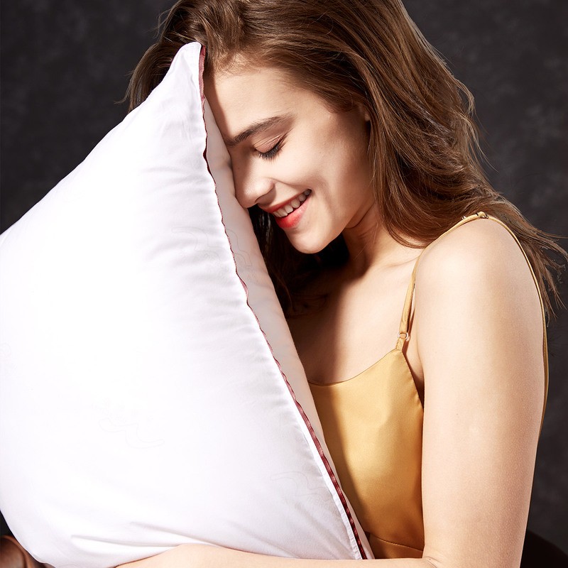 纤维枕水星家纺全棉枕头枕芯抗菌适中款低款加厚成人睡眠枕头床上用品一定要了解的评测情况,哪个更合适？