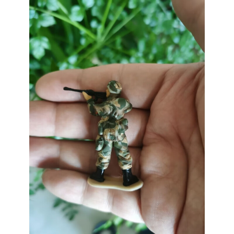 凯史沙盘摆件 迷你军事兵人玩具模型兵人沙盘军事玩具模型5厘米上色中 10人特种兵【无坦克】