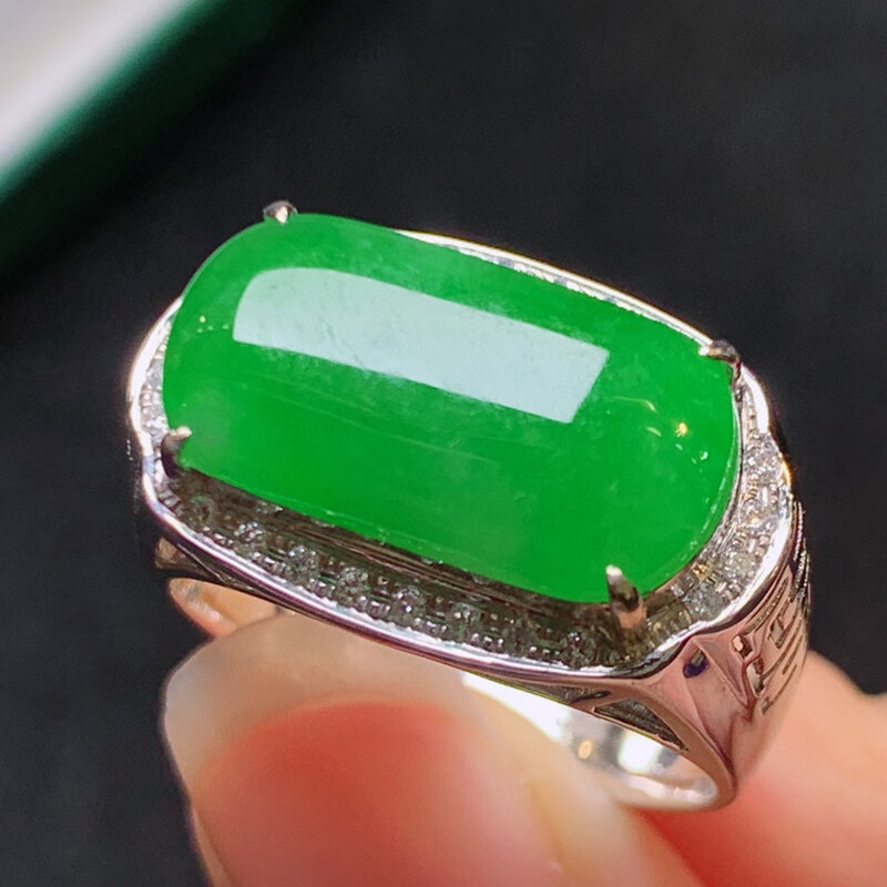 玉临门天然缅甸老坑a货翡翠冰种冰阳绿马鞍18k金镶嵌翡翠戒指男士 阳