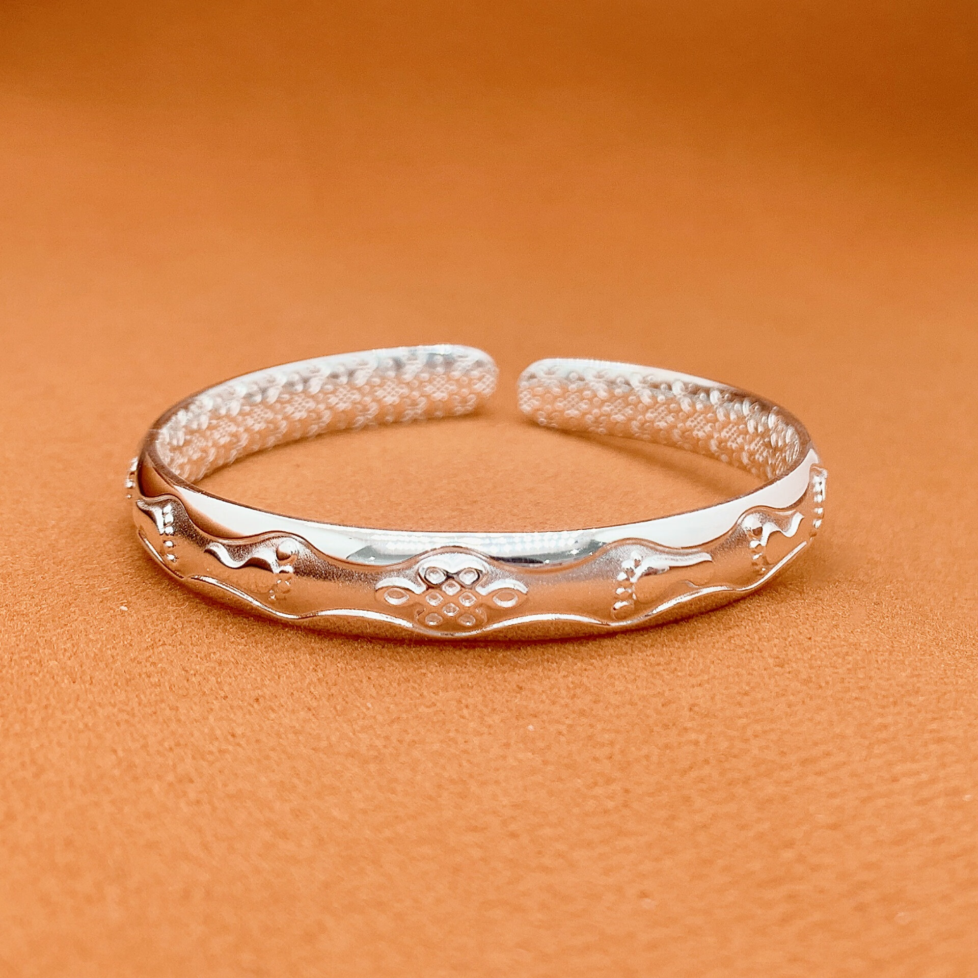 汉美人生日礼物足银99电镀民族风经典中国结光面足银开口手镯女款