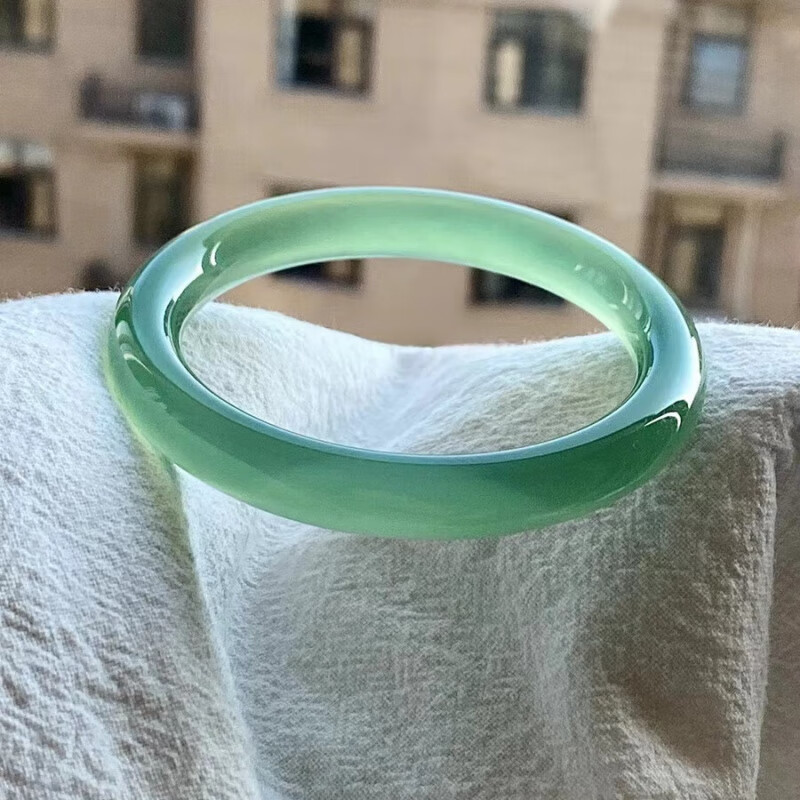 俏玉石天然高冰种晴水绿玉髓手镯女款果绿色春日绿茶色玛瑙玉石美人镯