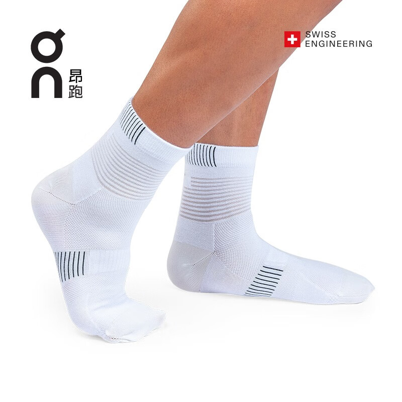 on昂跑 ultralight mid sock 男款轻量舒适中帮跑步袜 white/black 白