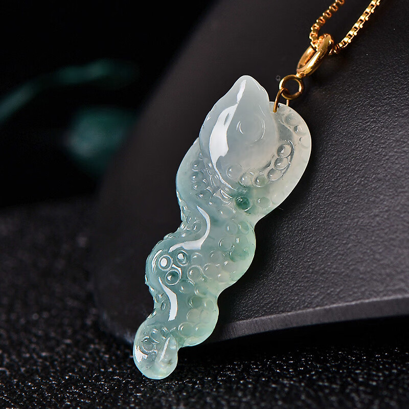 可玉可求翡翠生肖蛇玉吊坠精致小版18K金镶嵌冰种本命年属蛇锁骨链女款