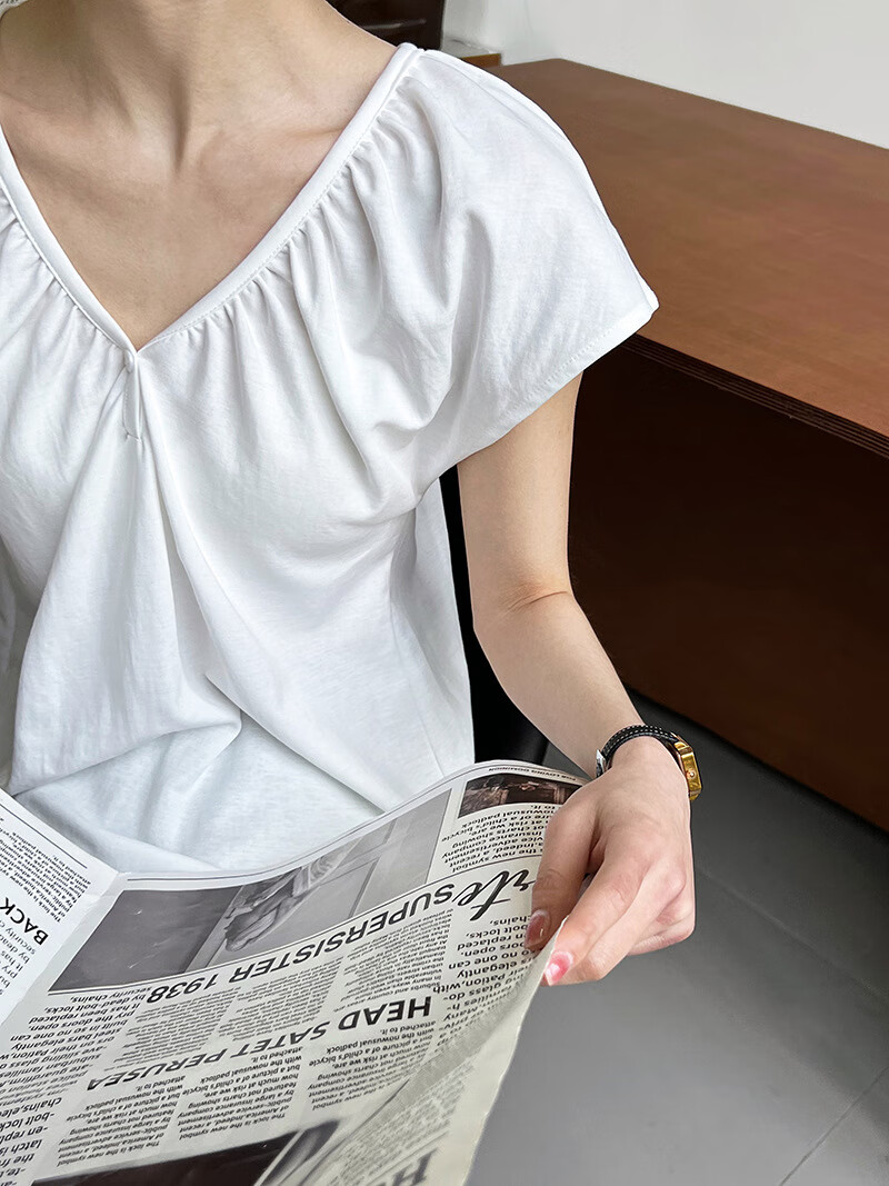 京堂京品2023新款韩系设计感褶皱领飞飞袖恤女夏季气质简约露锁骨上衣