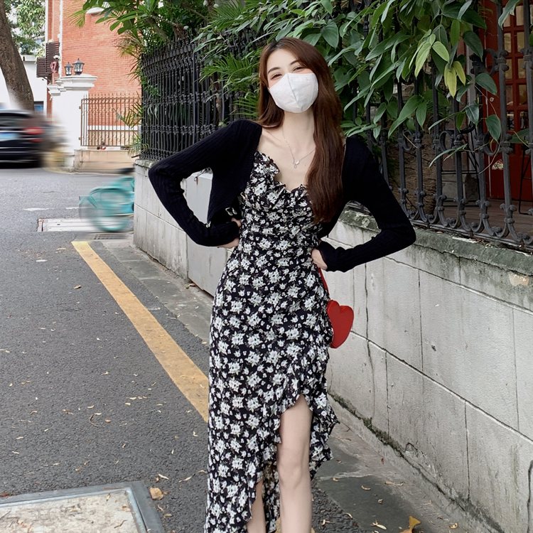 拓学微胖女生穿搭夏天减龄时尚裙纯欲风不规则开叉碎花吊带连衣裙女夏
