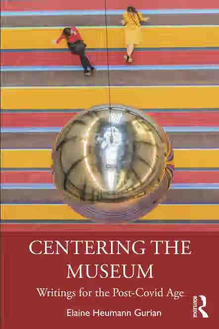 预售 按需印刷 centering the museum