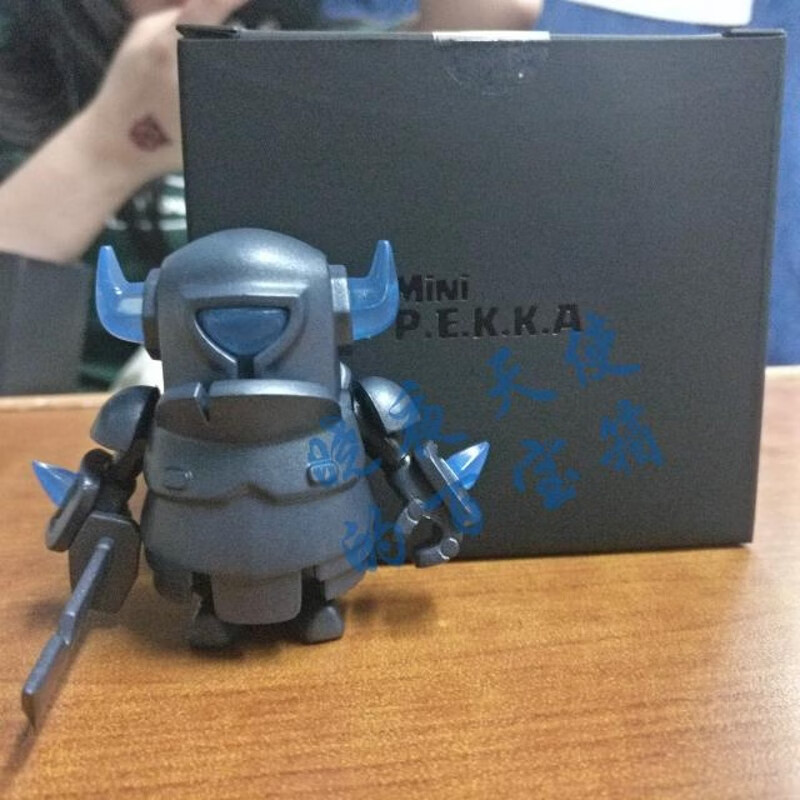 微凡嘉部落冲突 皇室战争 国王飞龙王子弓箭手小皮卡 手办公仔人偶