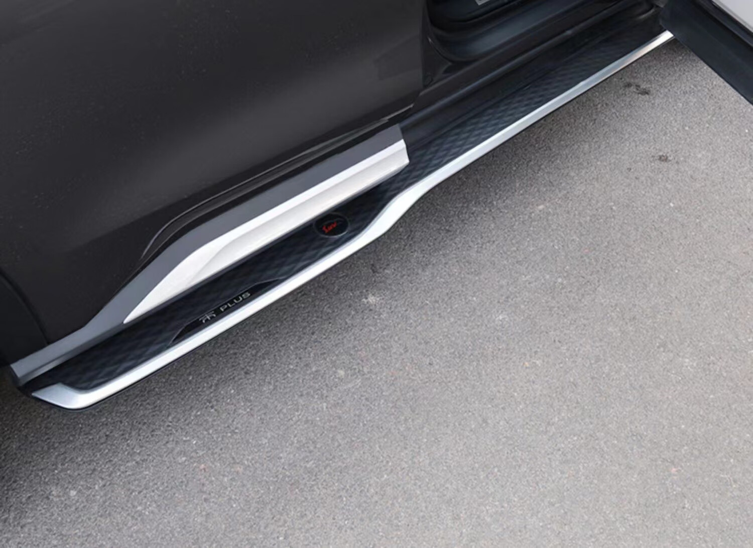 竡丞适用于宋plus踏板新款宋plus ev迎宾侧踏板元plus上下车脚踩踏板