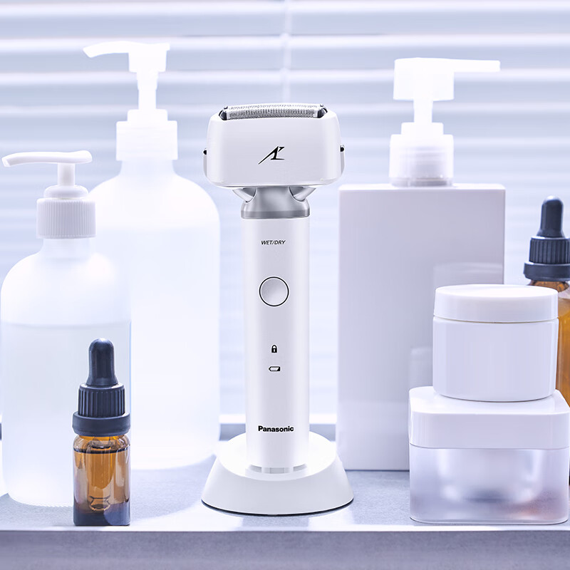 松下（Panasonic）电动剃须刀刮胡刀往复式送男友送老公父亲 七夕节男士生日礼物小锤子系列ES-LM31-W白色