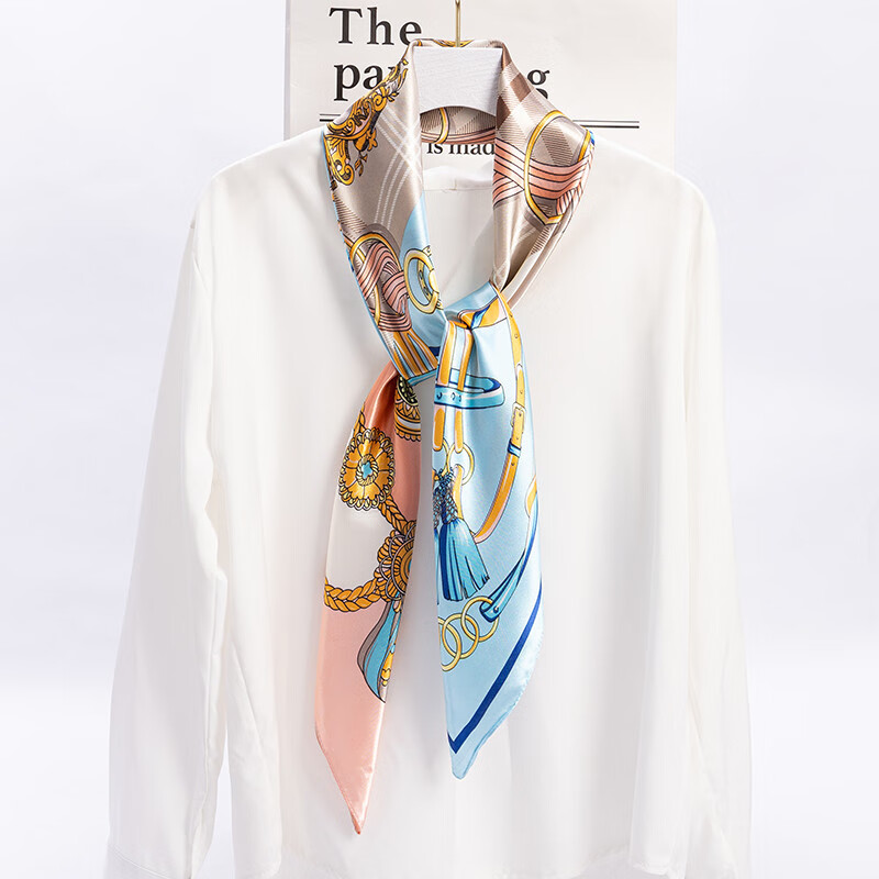 达芬奇密码专柜礼盒装 春秋缎面大方巾长巾丝巾女 新款欧美风 格拼链条 粉蓝