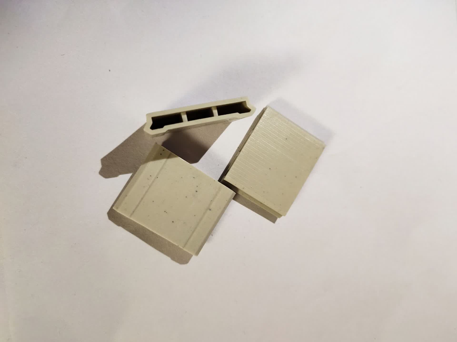 扑哩扑剌踢脚线固定卡扣 高分子pvc地脚线竹木纤维脚线配件木地板塑料