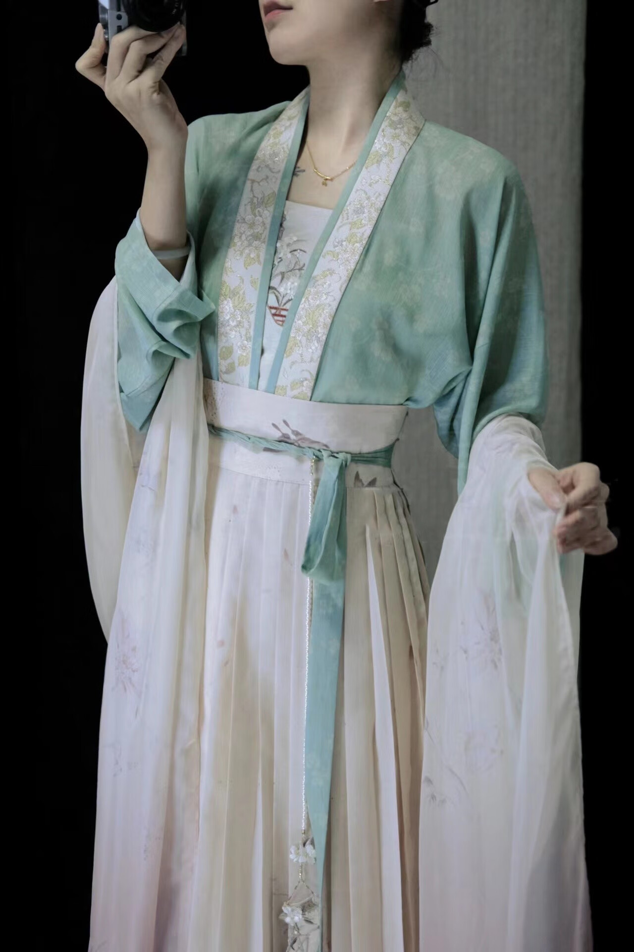 昌爵宋制汉服女2024新款成人复原古装女款改良汉元素连衣裙女装秋冬