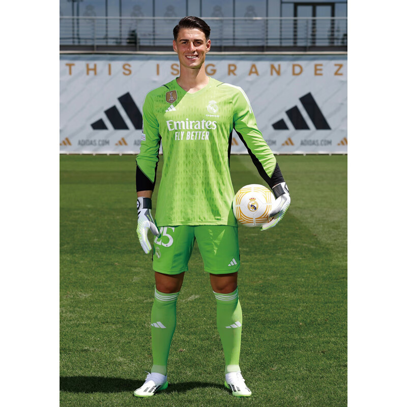 守门员门将门神海报墙贴 足球明星诺伊尔布冯卧室墙壁挂画装饰画 346