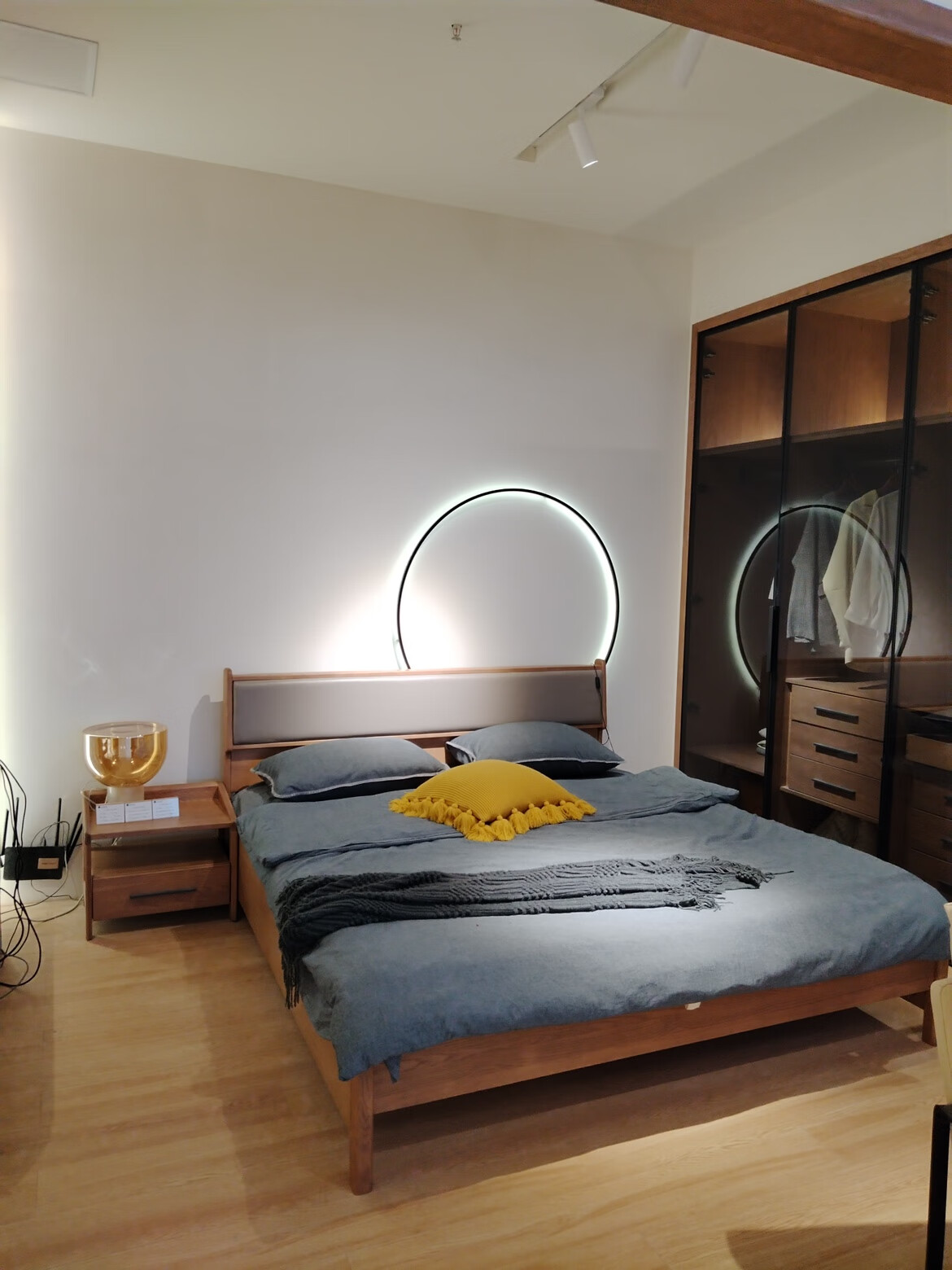 双劲次卧床孙行者集品莫纳床小户型网红原创设计款白蜡木实木床次卧床