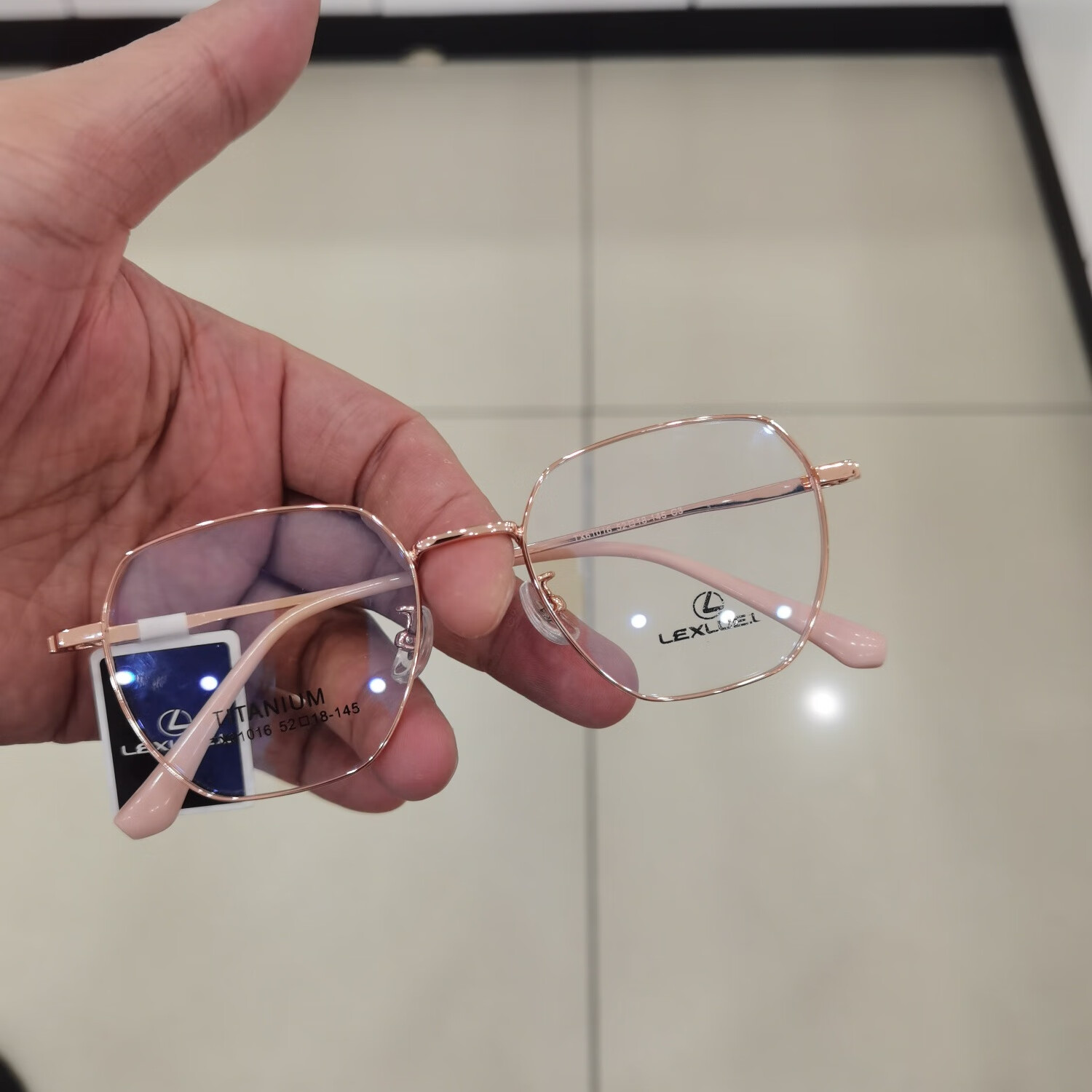 61无底色防蓝光镜片 雷克萨斯b钛眼镜架