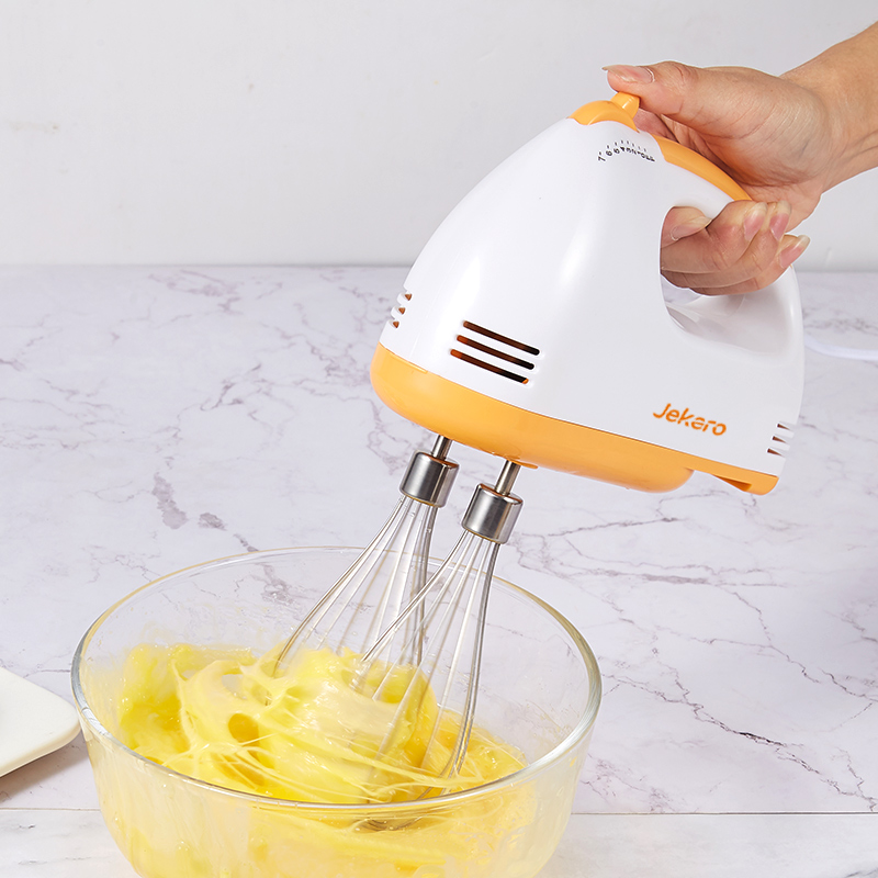 杰凯诺烘焙工具模具套装打蛋器插头可以插家庭常规的插座吗？