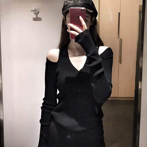 vjwk感小众心机露肩女春秋漏肩上衣 新款开肩黑色性感锁骨心机v领露肩