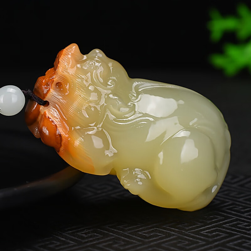 亚梵尼天然和田玉把件 青白玉籽料貔貅把玩件 男女款手把件皮丘玉石