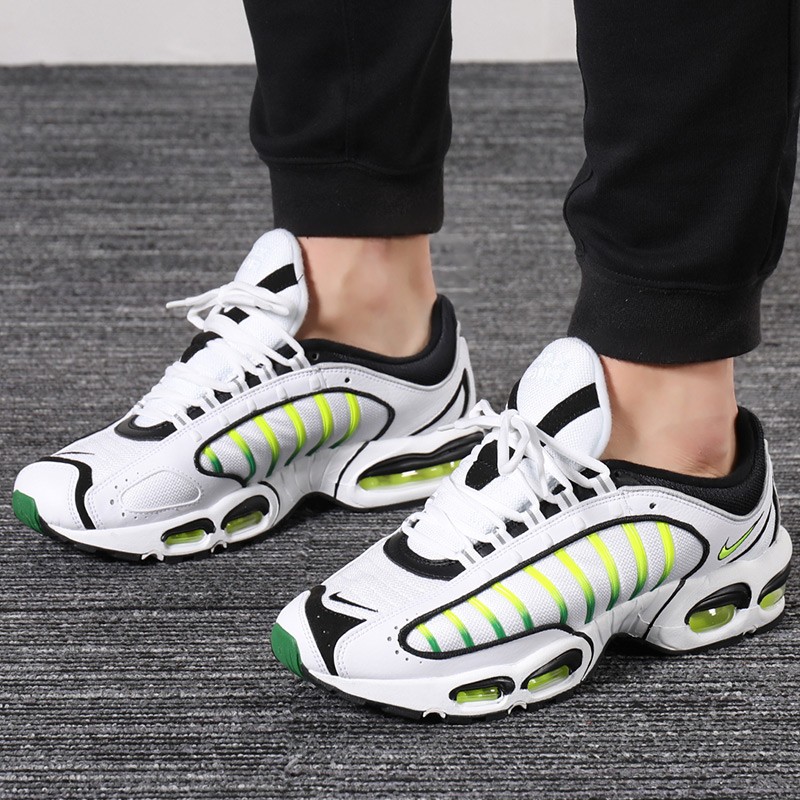 耐克(nike)新款男鞋air max tailwind iv 气垫跑步鞋复古时尚舒适运动