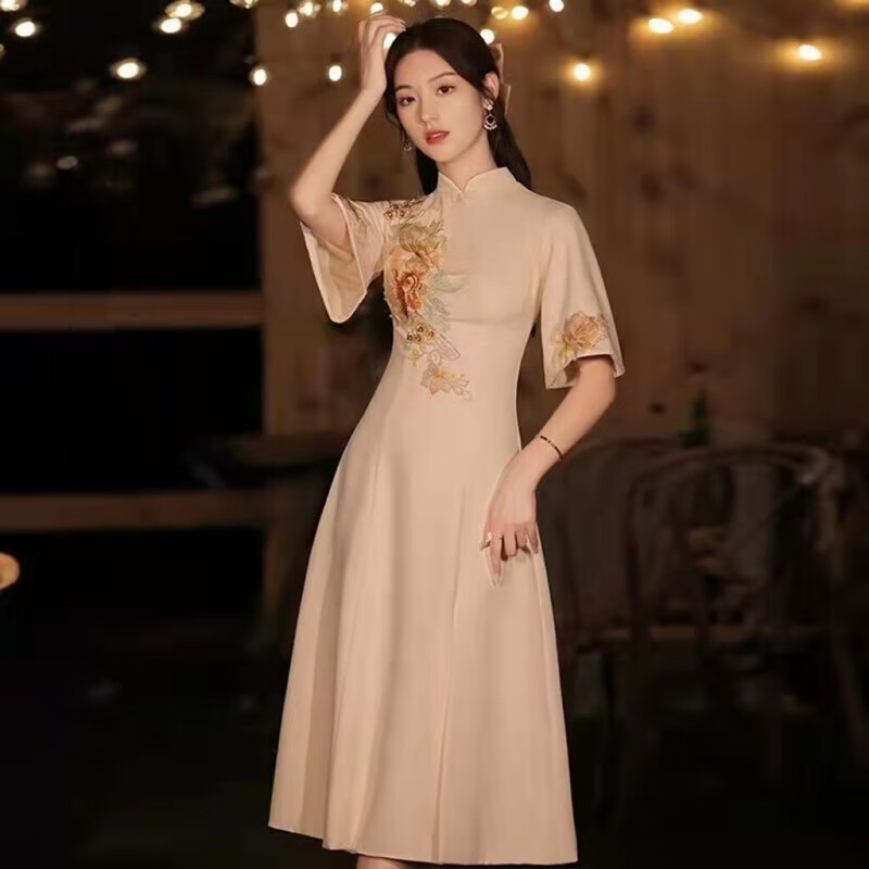 蓝卡丽姿(lancarisay)年会礼仪礼服旗袍伴娘迎宾服演出服香槟色接待