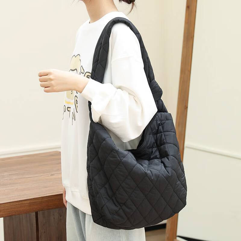 tnnsir休闲复古饺子包文艺打结单肩包网红时尚菱格帆布斜挎包 黑色