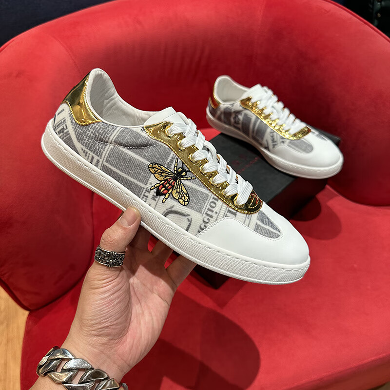 vzvy美杜莎 瓦莎琪欧洲站男鞋夏季新款美杜莎刺绣小白鞋美人头男新款