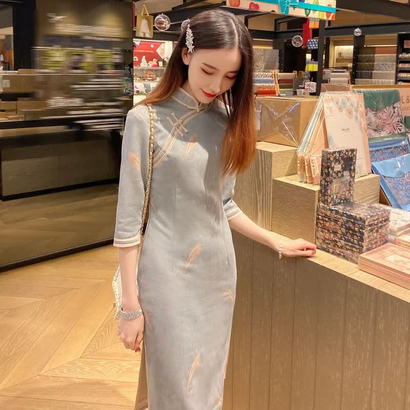 妙夕漫改良旗袍式连衣裙秋冬季年轻款少女日常复古麂皮绒祺袍中国风长款 664 浅蓝色 XL 建议116-125斤属于什么档次?