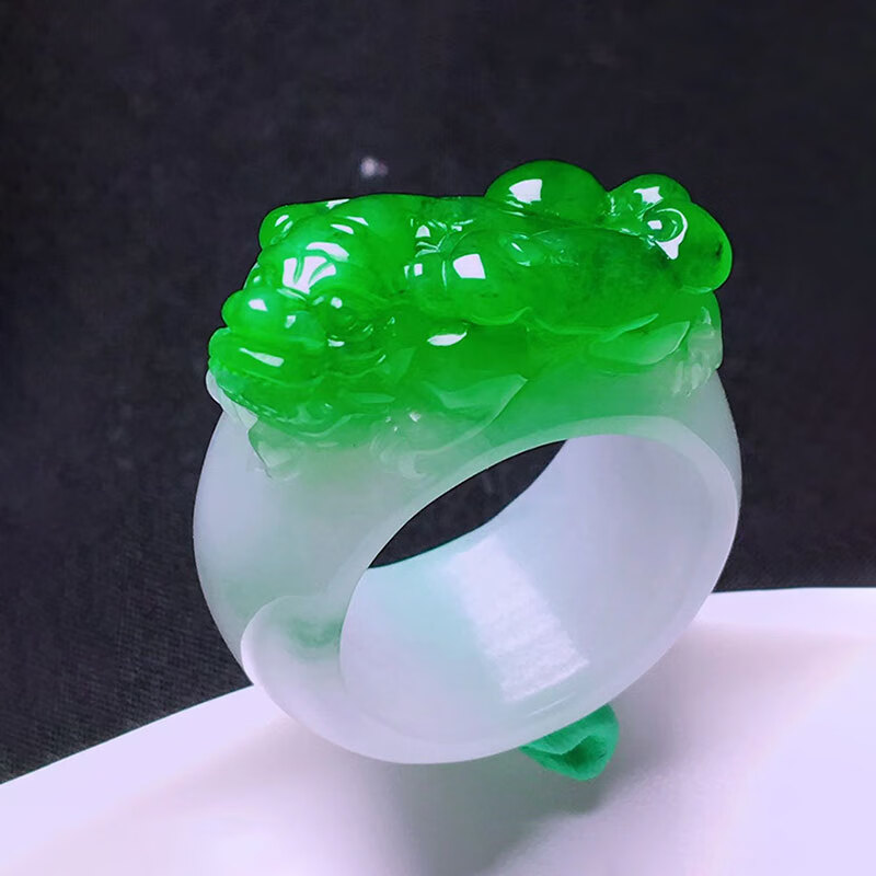 禧凤楼缅甸老坑a货玉石雕刻冰种阳绿招财金蟾扳指男 阳绿